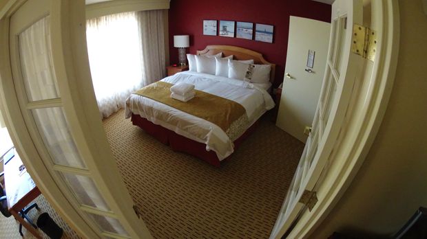 marriott suites anaheim bedroom